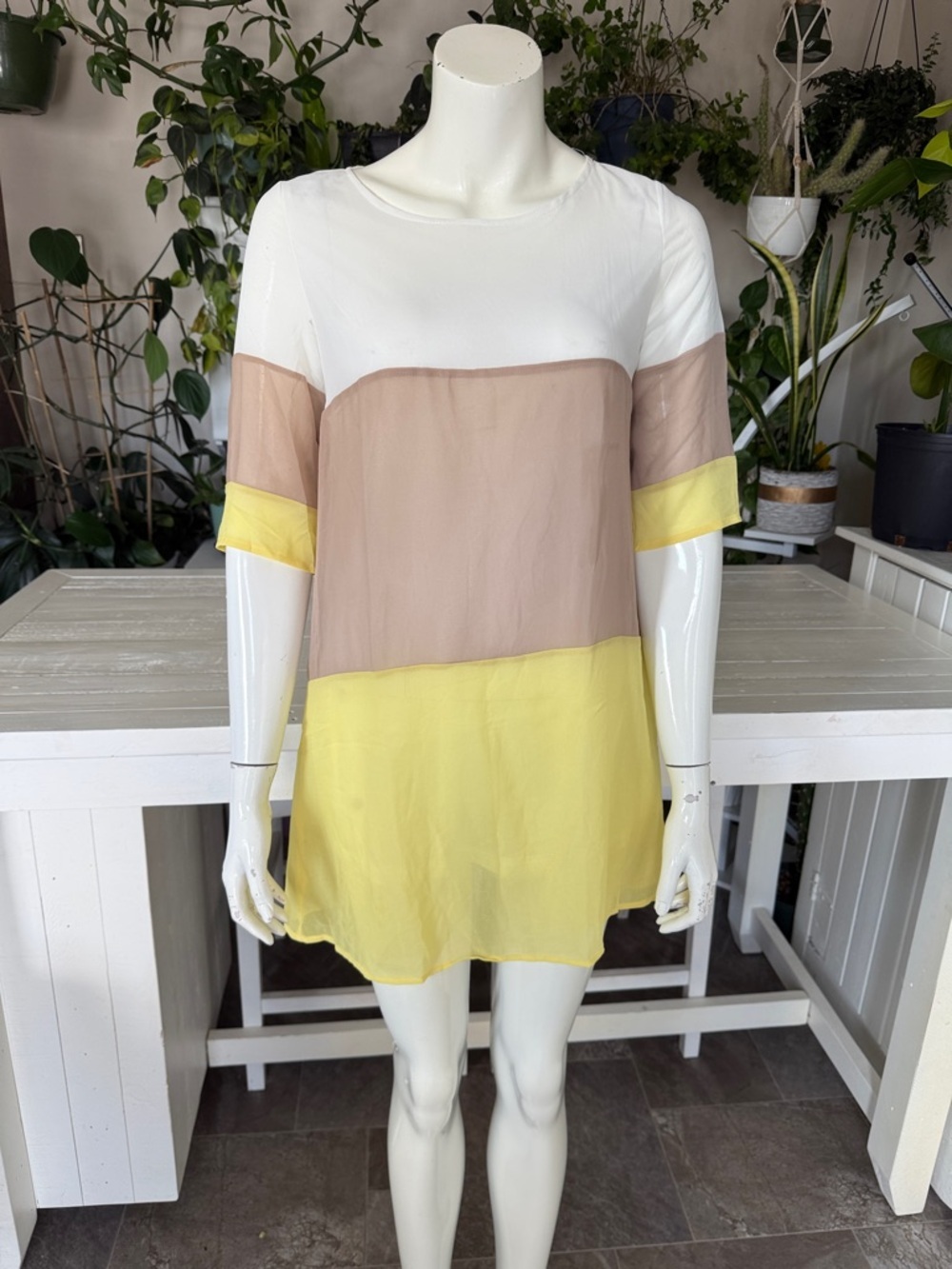 Clocolor Colorblock Shift Dress layered - White, Beige, Yellow med NWOT